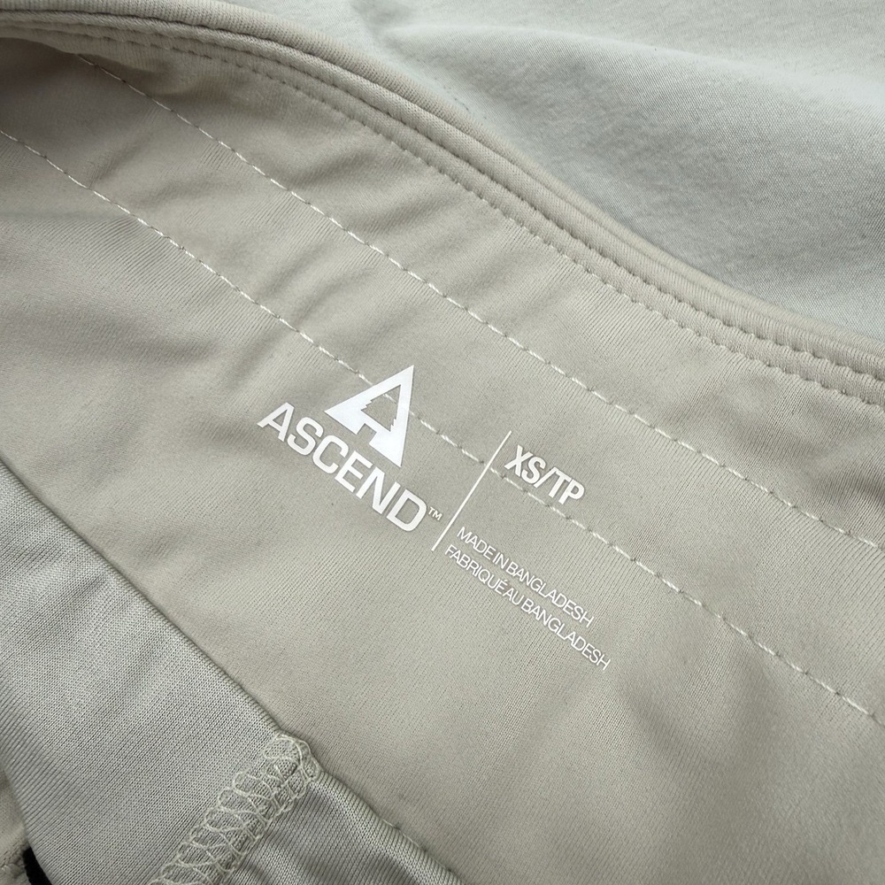 Ascend Women's Size XS Trail Skirt Pockets Cream Stretch Activewear Hiking NWT - Picture 6 of 6